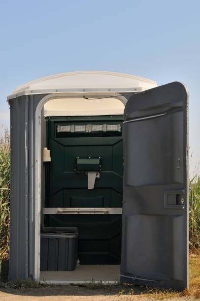 Best Portable toilet rental cost  in Strasburg, OH